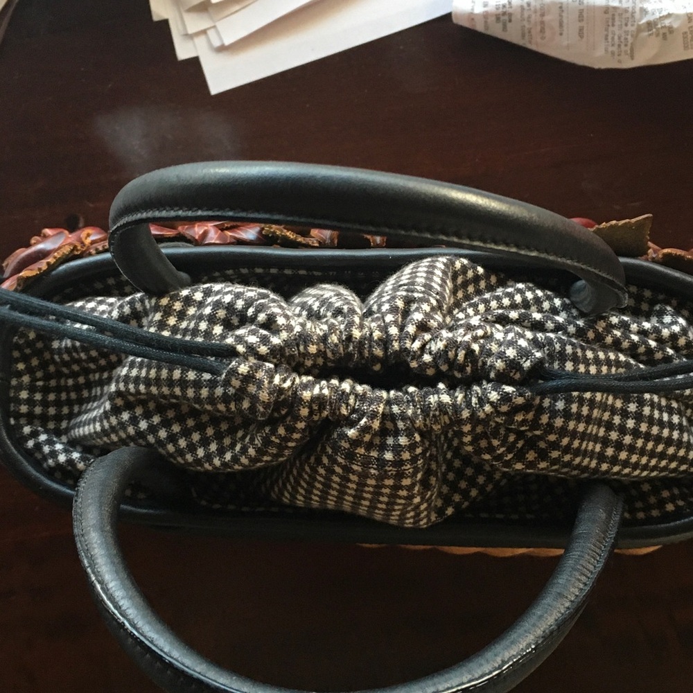 NWOT Woven Brown Floral Accent Handbag with Black Handles - Picture 6 of 7